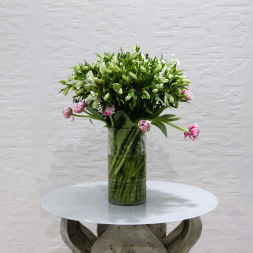 Tulips & Alstromaria vase (مزهرية التوليب والستريميريا)