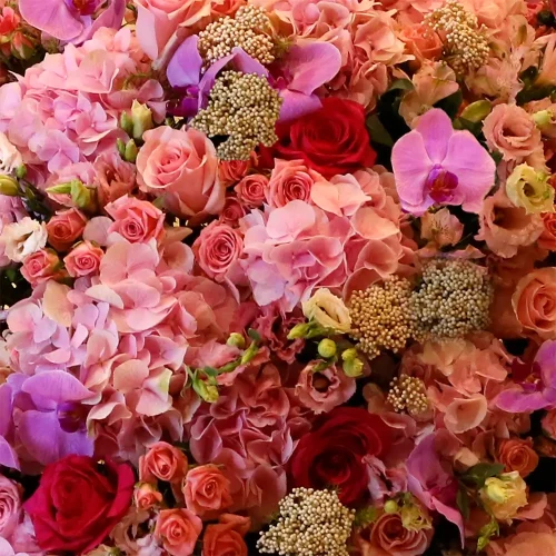 Royal Bouquet(باقة ملكية)